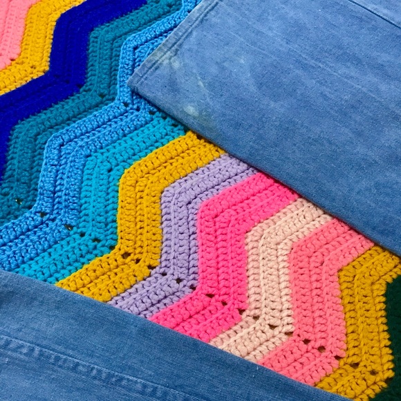 Vintage 70s embroidered bell bottom jeans mid rise - Picture 6 of 7